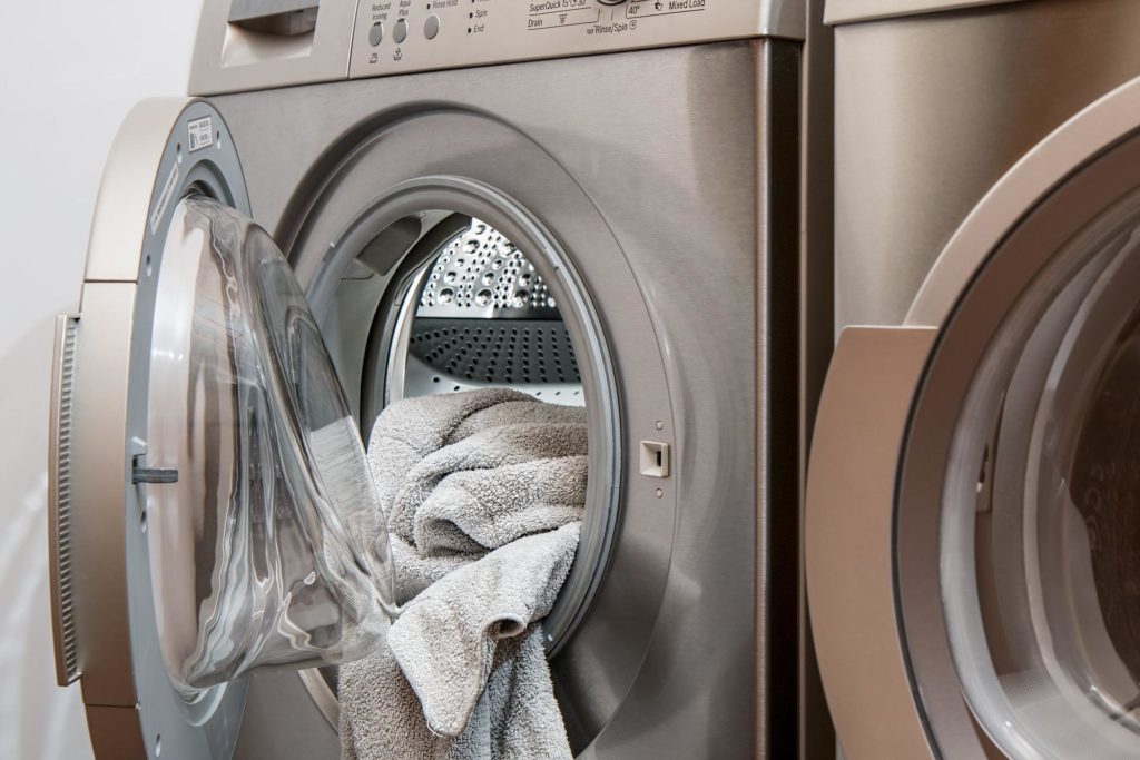 should-you-wash-new-clothes-before-wearing-them-we-explain-everything